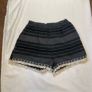 Hem & Thread size large black boho highwaisted shorts